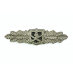 Army Close Combat Clasp in Bronze