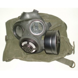 Canadian C3 Gas Mask With Filter & Pattern 51 Carrier