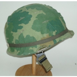 Canadian M1 Helmet With Mitchell Cover, (orig)